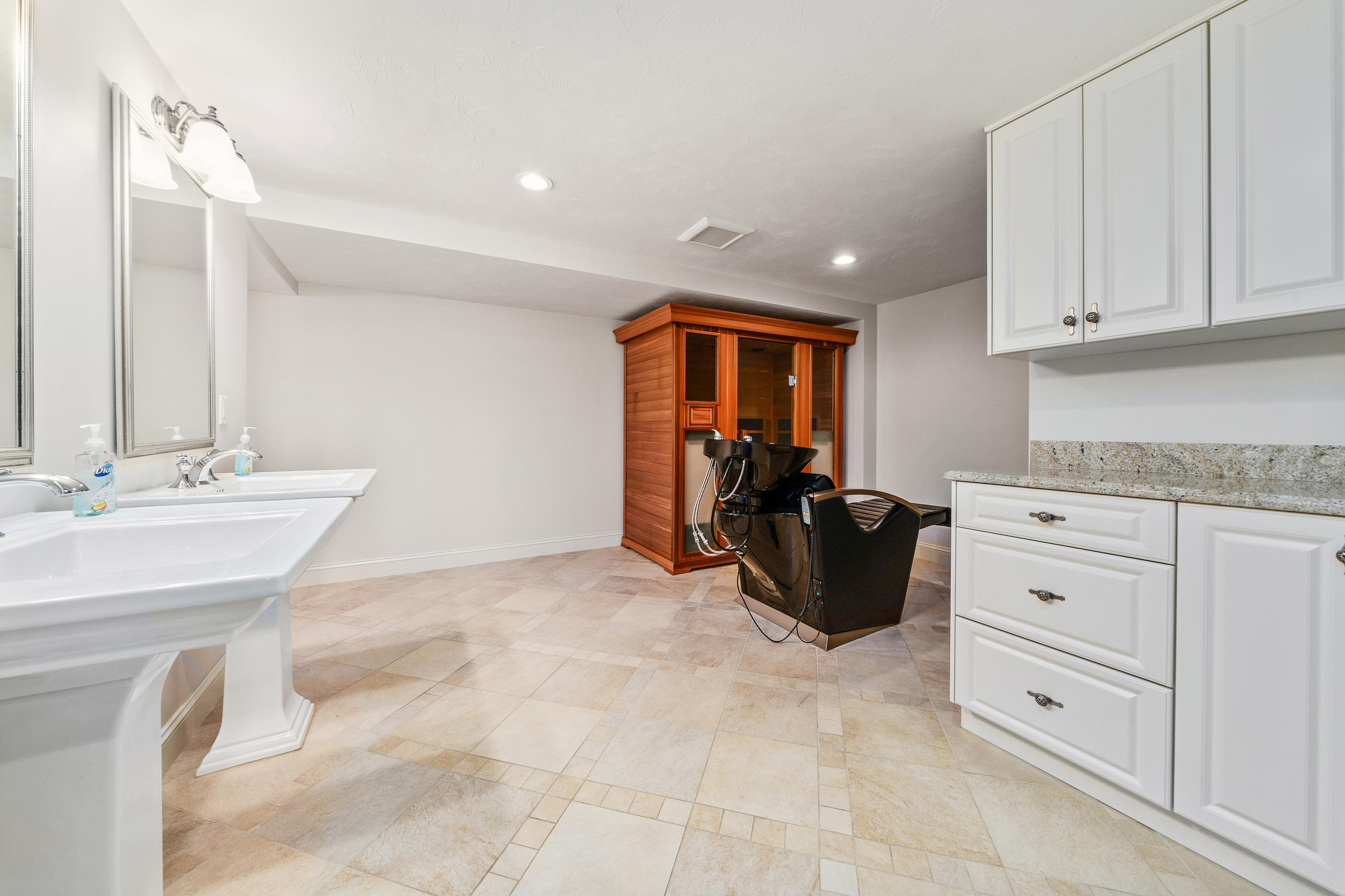 87 Seapuit Road Osterville, MA 02655 - Photo 29 of 39 a bed room with a bed and a television