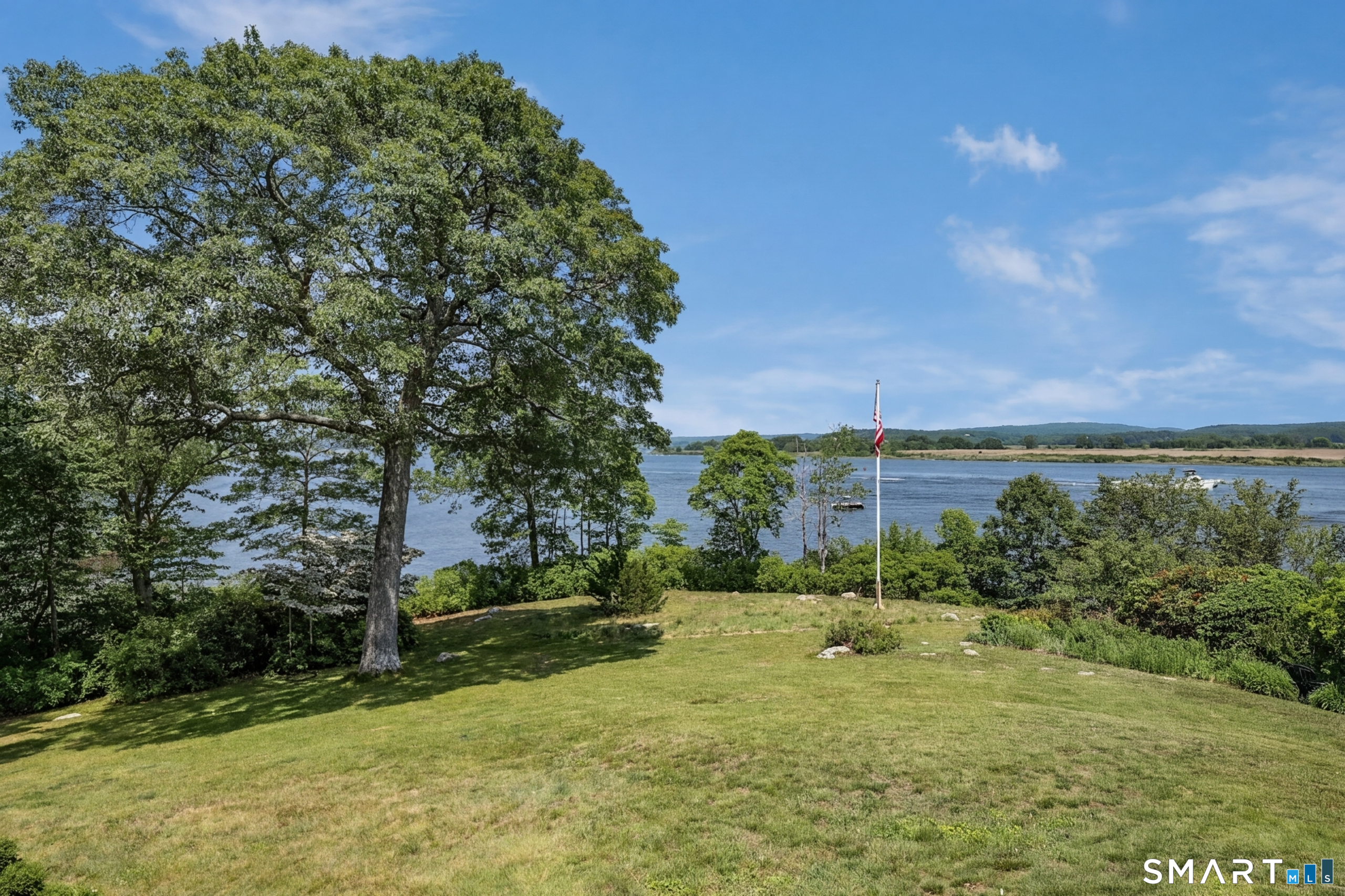 41 Watrous Point Road Old Saybrook, CT 06475 - Photo 9 of 40 a view of a garden
