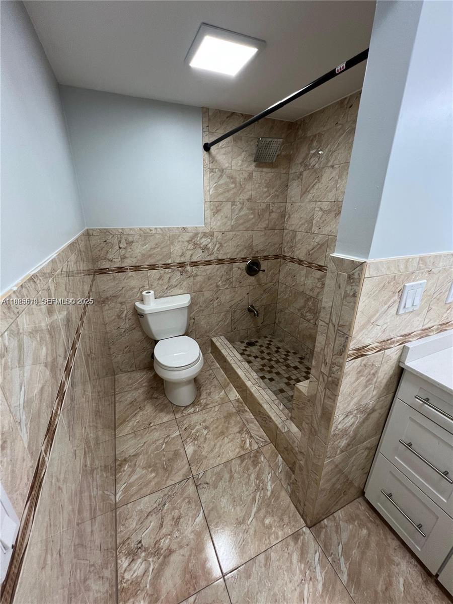 1075 West 68th Street, Unit 218 Hialeah, FL 33014 - Photo 13 of 24