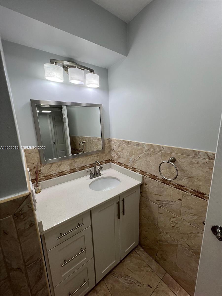 1075 West 68th Street, Unit 218 Hialeah, FL 33014 - Photo 16 of 24