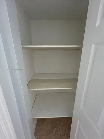 $2,000 | 1075 West 68th Street, Unit 218, Hialeah, FL 33014