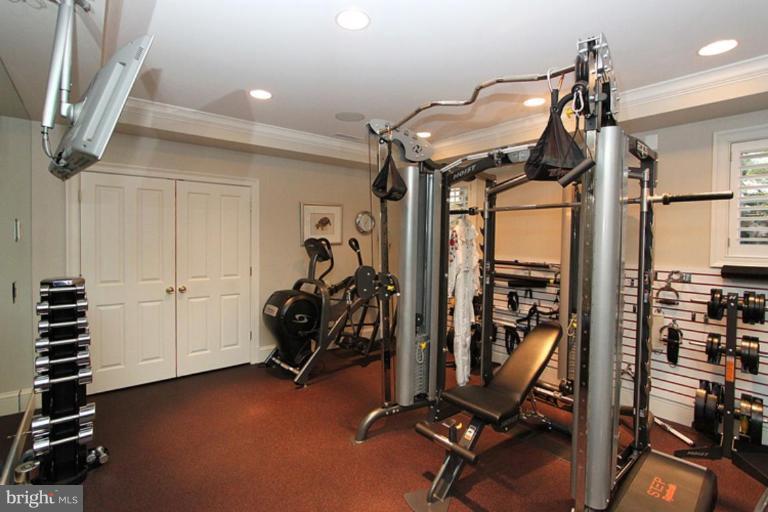 7402 Fairfax Road Bethesda, MD 20814 - Photo 19 of 30 a view of a room with gym equipment