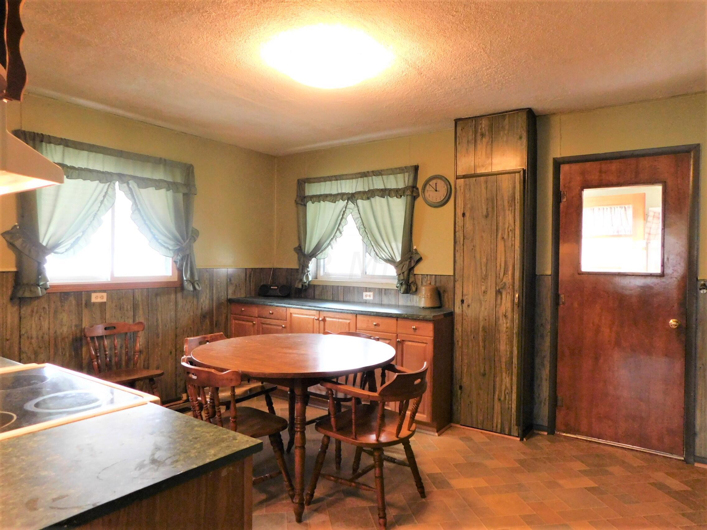 921 James Road Lancaster, OH 43130 - Photo 10 of 22 DSCN0450 (2)
