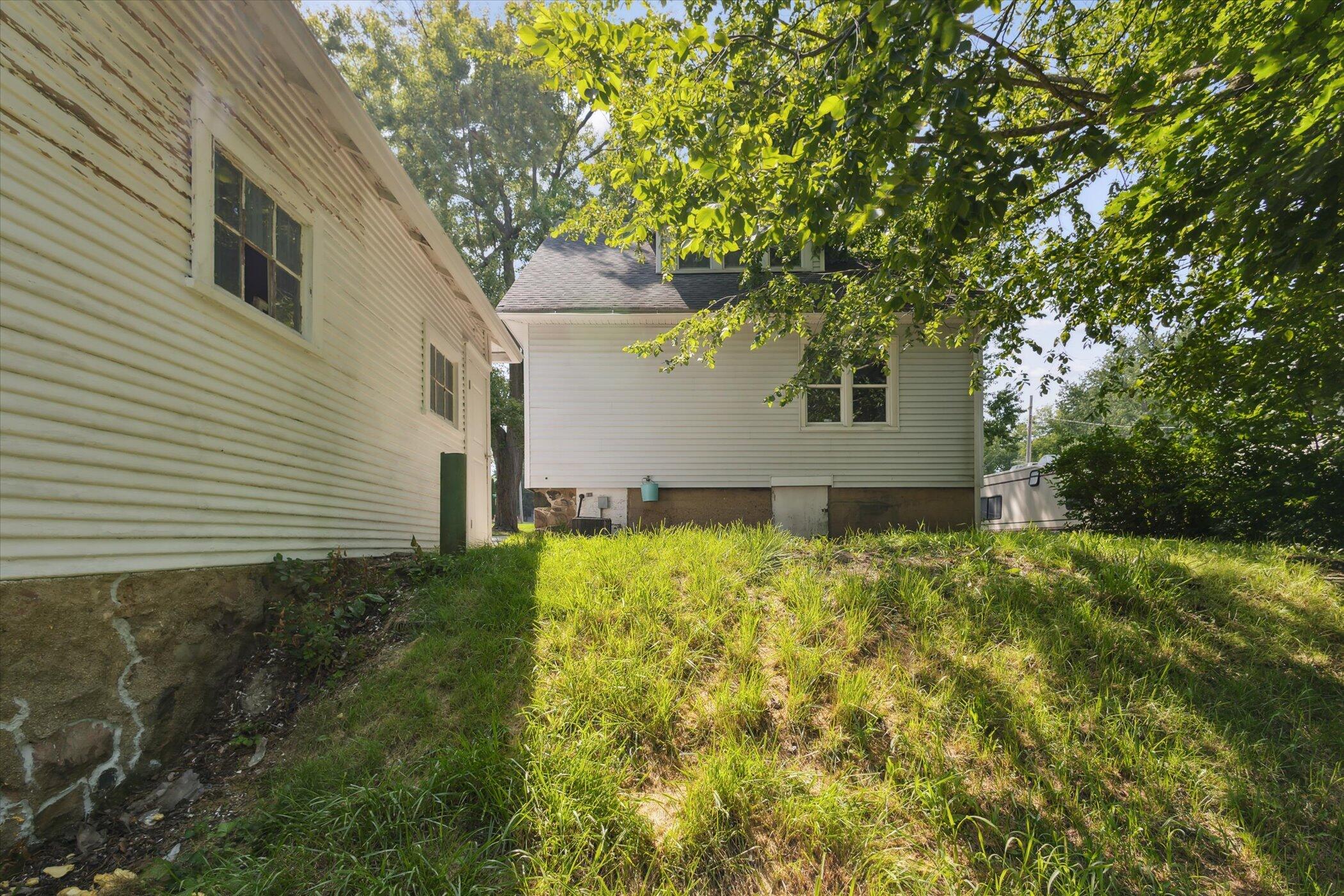 424 North 23rd Street Springfield, MI 49037 - Photo 31 of 32 40-424-N-23rd-St-Springfield-MI-49037-Wi