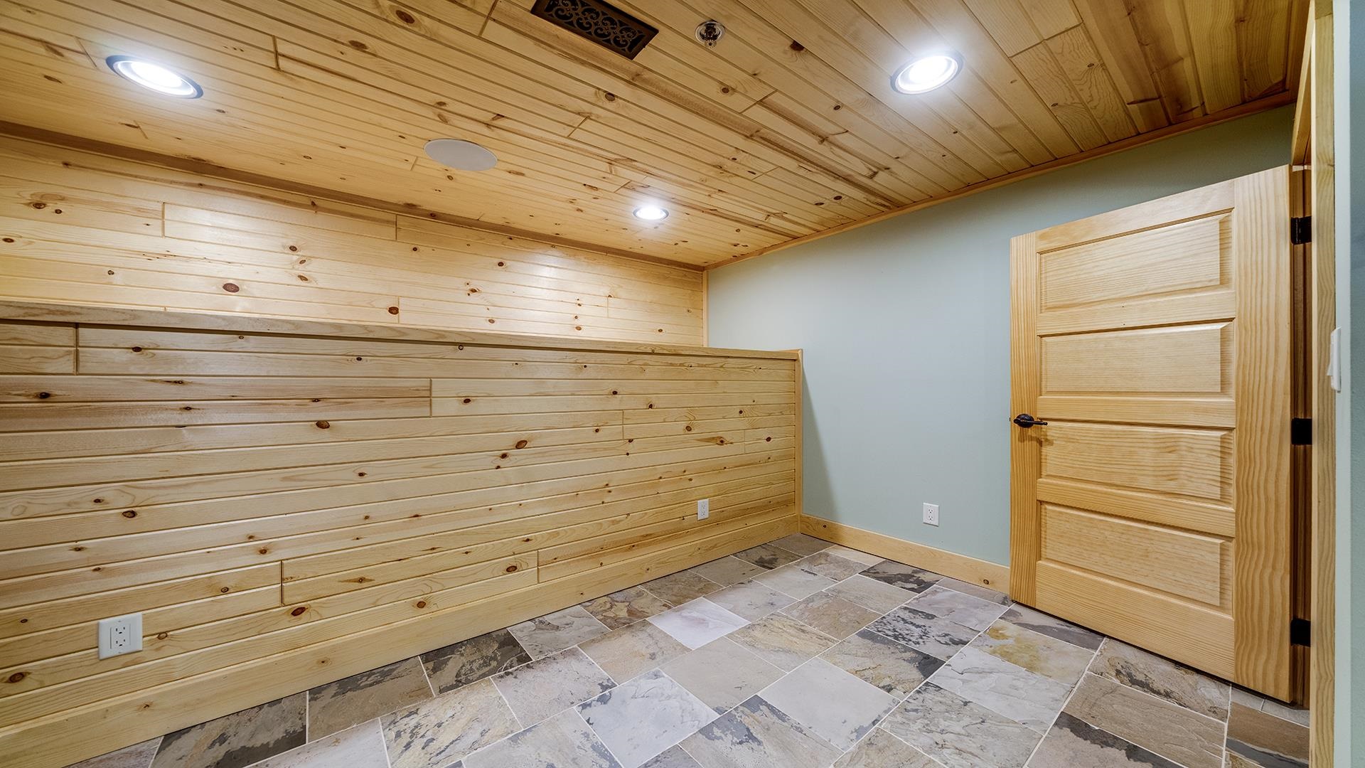 409 North State Street Franklin Grove, IL 61031 - Photo 56 of 98 a view of walk in closet