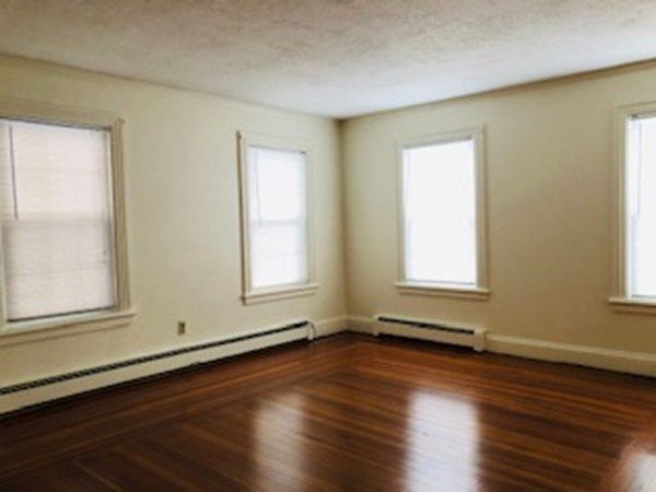 486 Pearse Road Swansea, MA 02777 - Photo 16 of 31 Gallery Image 16