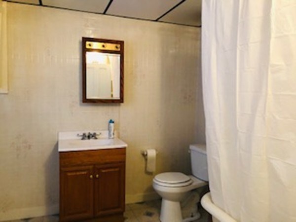 486 Pearse Road Swansea, MA 02777 - Photo 17 of 31 Gallery Image 17