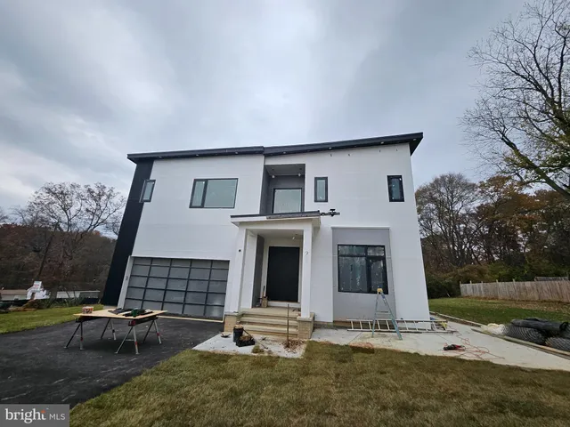 front view of house with a yard