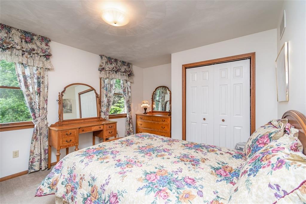 241 Welsh Road Valencia, PA 16059 - Photo 14 of 25 Gallery Image 14