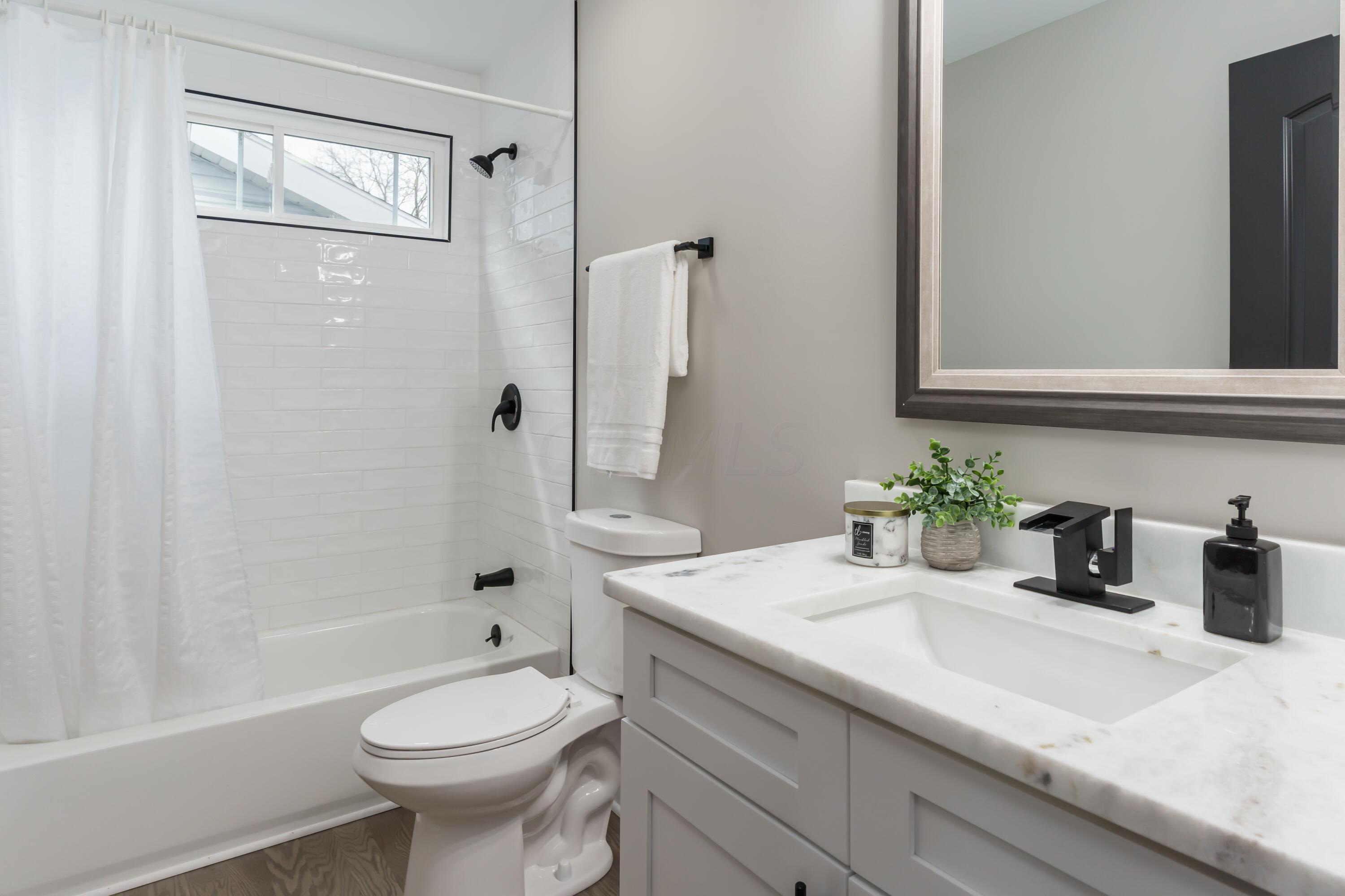 829 Thomas Road Columbus, OH 43212 - Photo 16 of 50 First Floor Bathroom