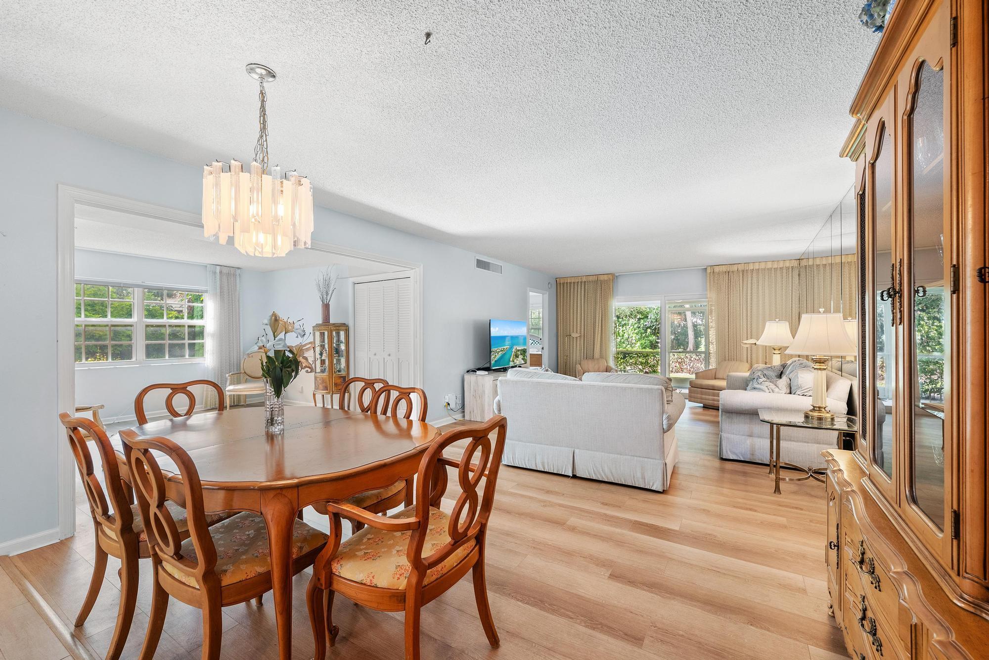 1262 Sugar Sands Boulevard, Unit 126 Singer Island, FL 33404 - Photo 5 of 31 Dining Room
