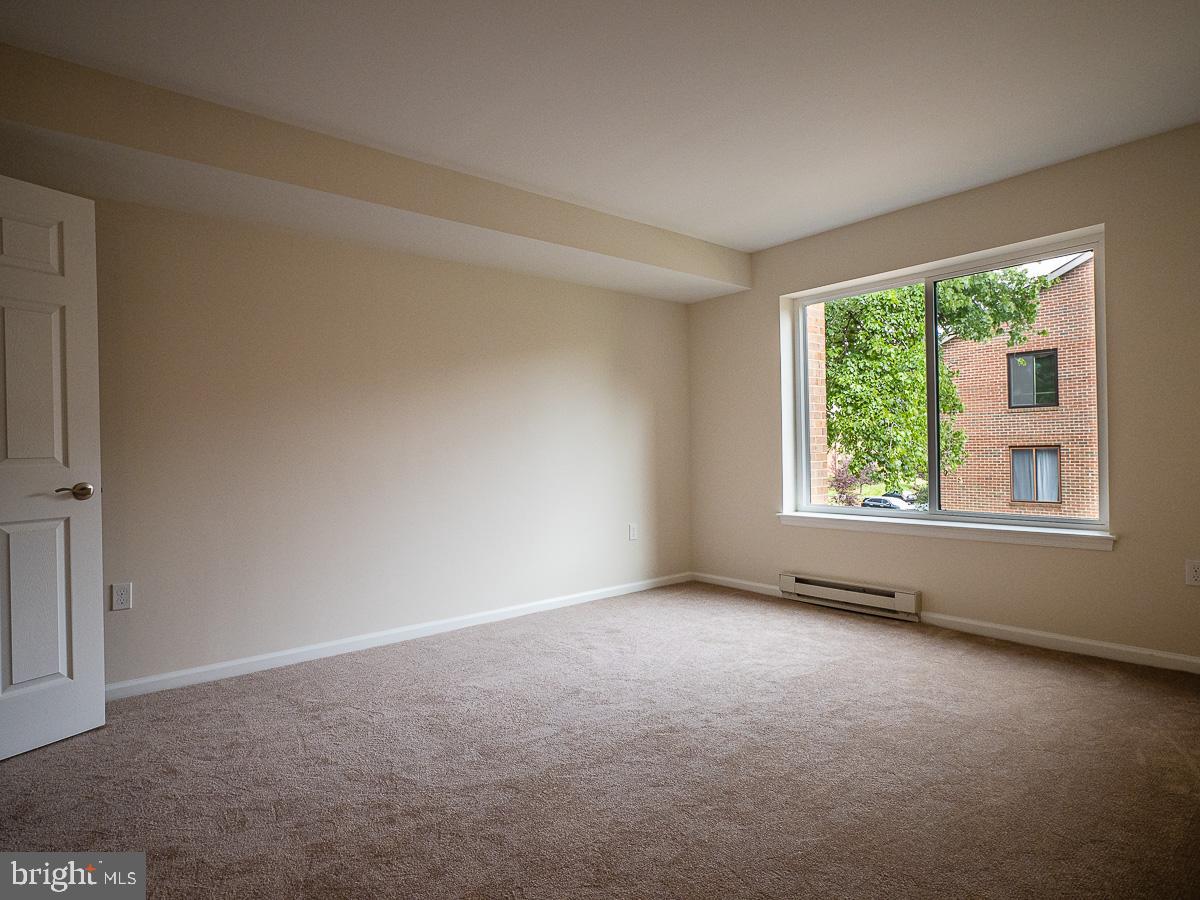 15210 Elkridge Way, Unit 912B Silver Spring, MD 20906 - Photo 17 of 27 Second bedroom