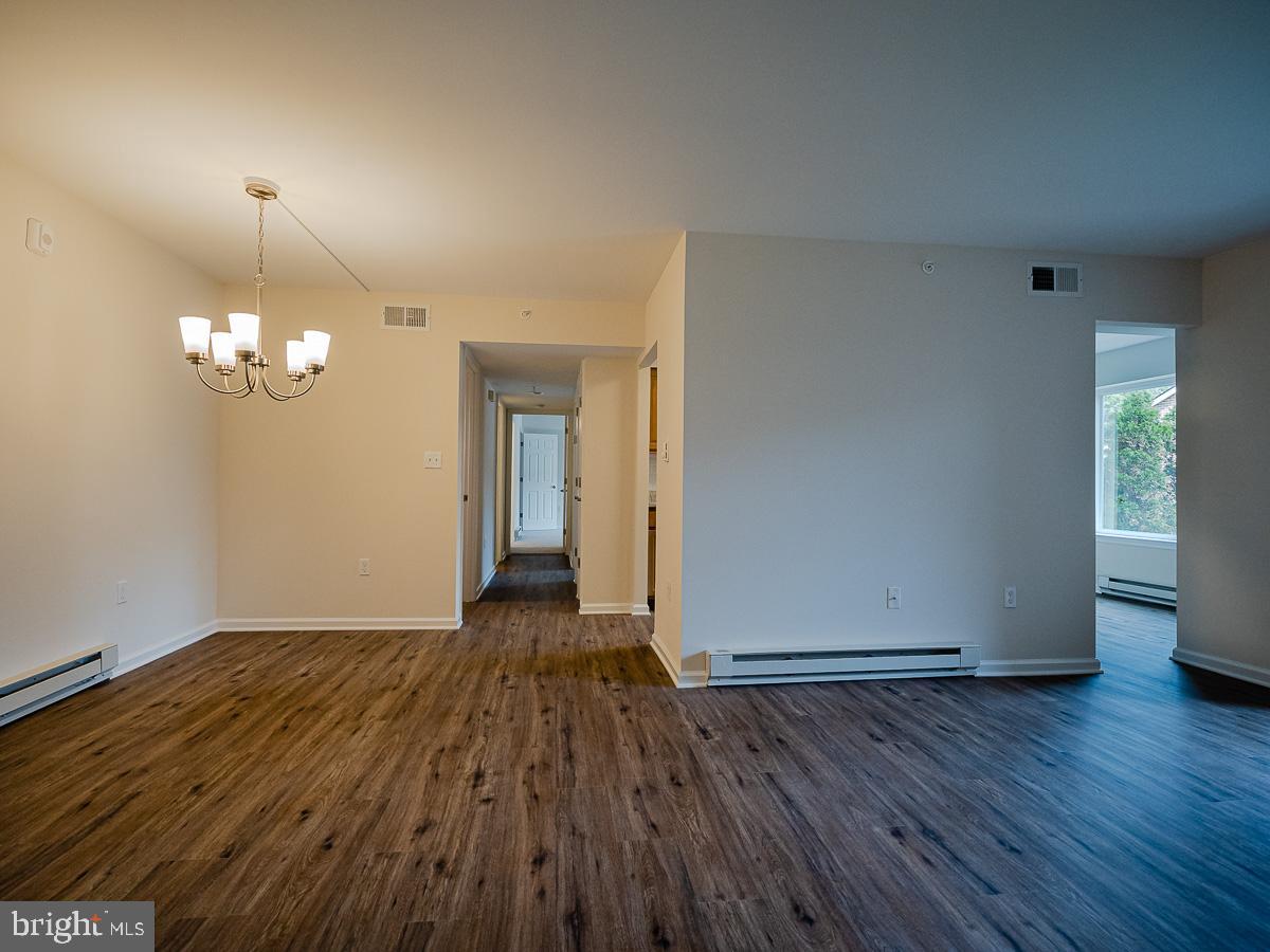 15210 Elkridge Way, Unit 912B Silver Spring, MD 20906 - Photo 7 of 27 Dining area