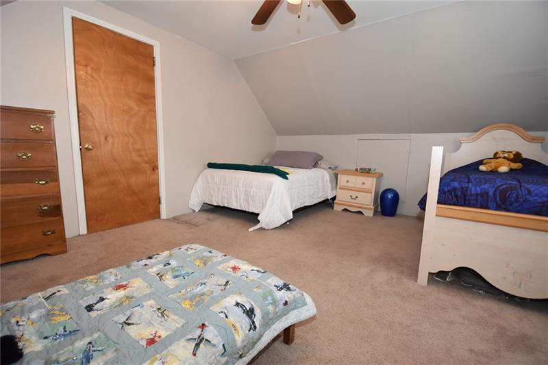 5739 Library Road Bethel Park, PA 15102 - Photo 15 of 22 Gallery Image 15
