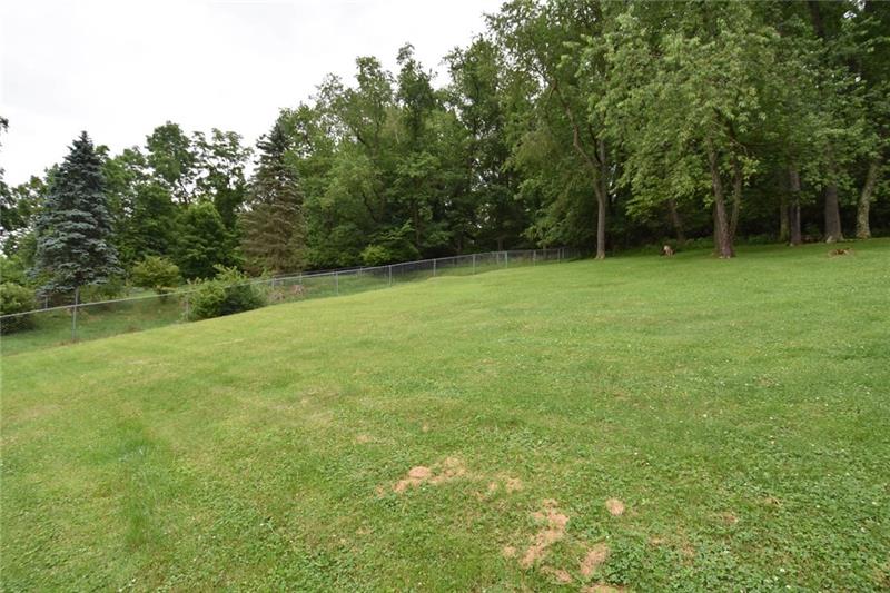 5739 Library Road Bethel Park, PA 15102 - Photo 21 of 22 Gallery Image 21
