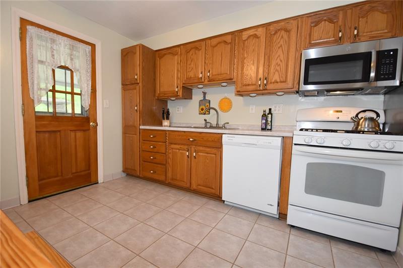 5739 Library Road Bethel Park, PA 15102 - Photo 6 of 22 Gallery Image 6