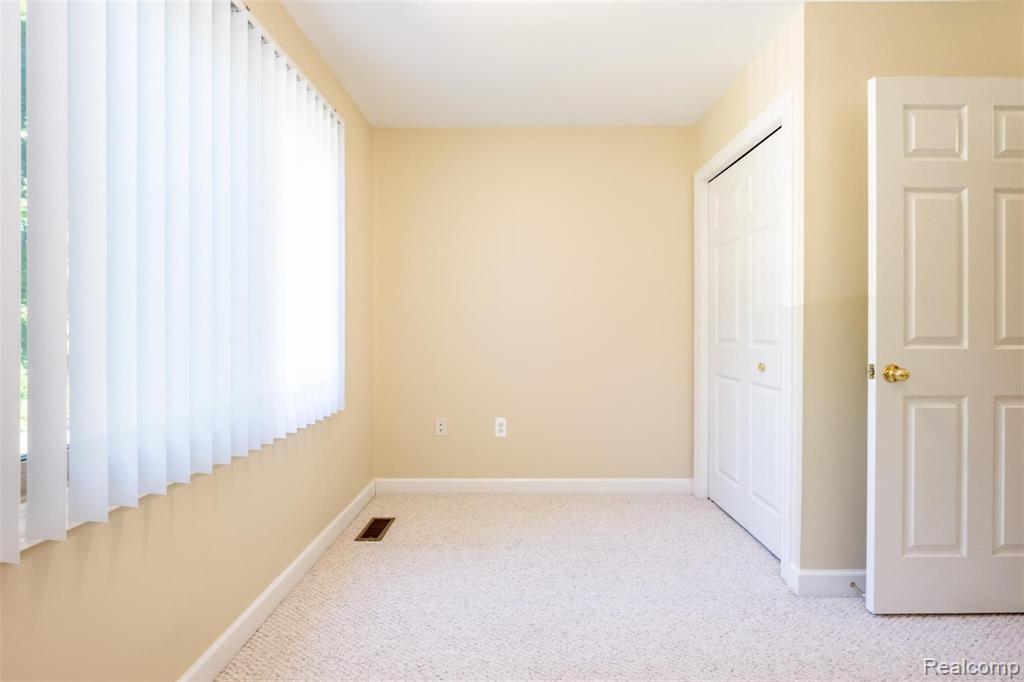 3579 Longview Avenue Rochester Hills, MI 48307 - Photo 20 of 34