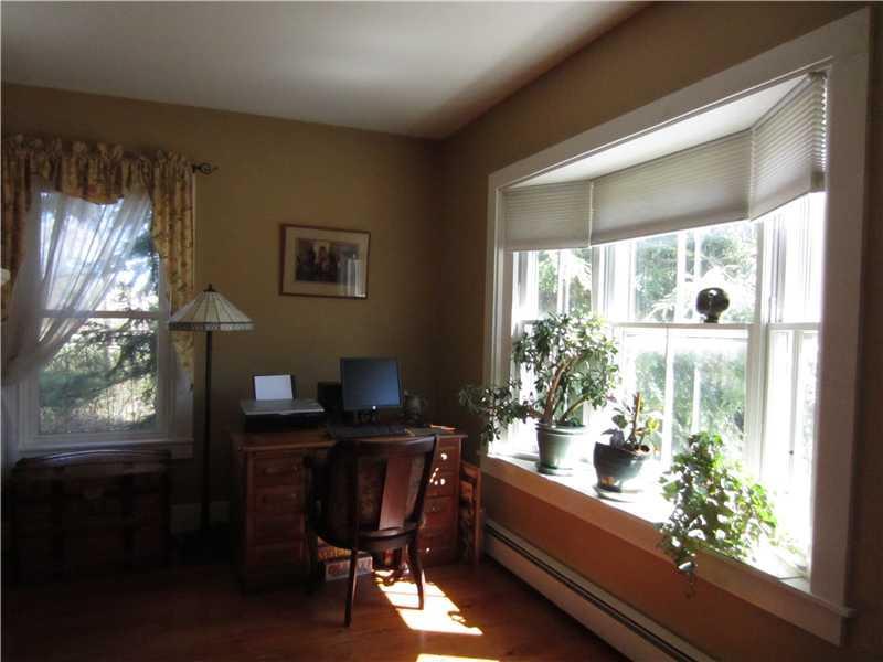 10 Sokokis Road Biddeford, ME 04005 - Photo 17 of 35 Den/Family/Great Room.