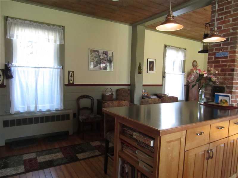 10 Sokokis Road Biddeford, ME 04005 - Photo 9 of 35 Kitchen.