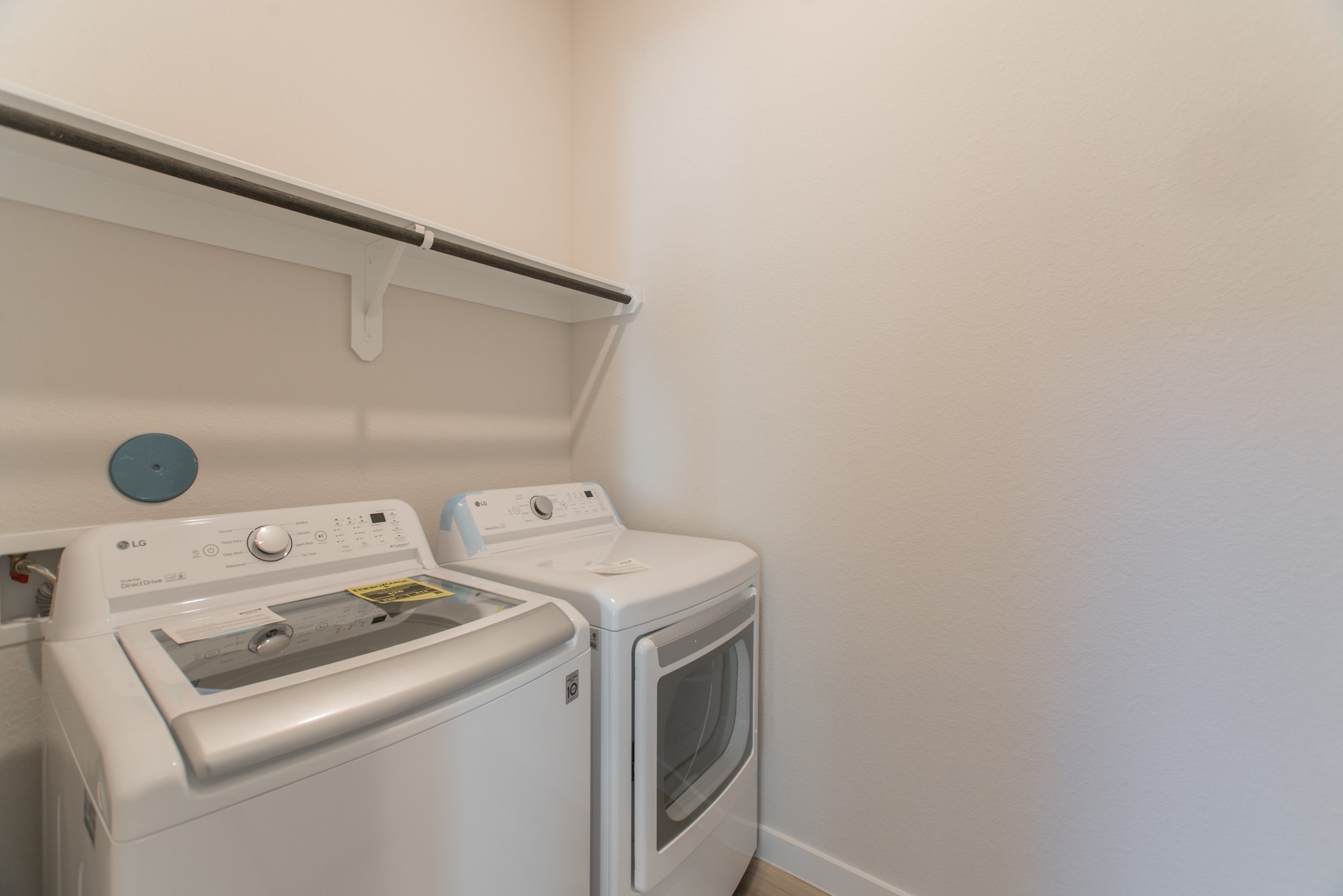 17138 Crimson Crest Drive Conroe, TX 77302 - Photo 29 of 50 a utility room with dryer and washer