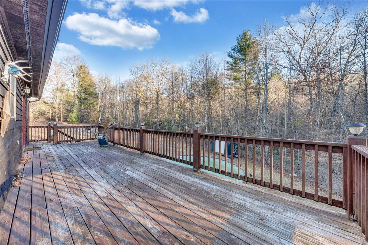 192 Meadows Farm Road Willis, VA 24380 - Photo 41 of 87 Rar porch