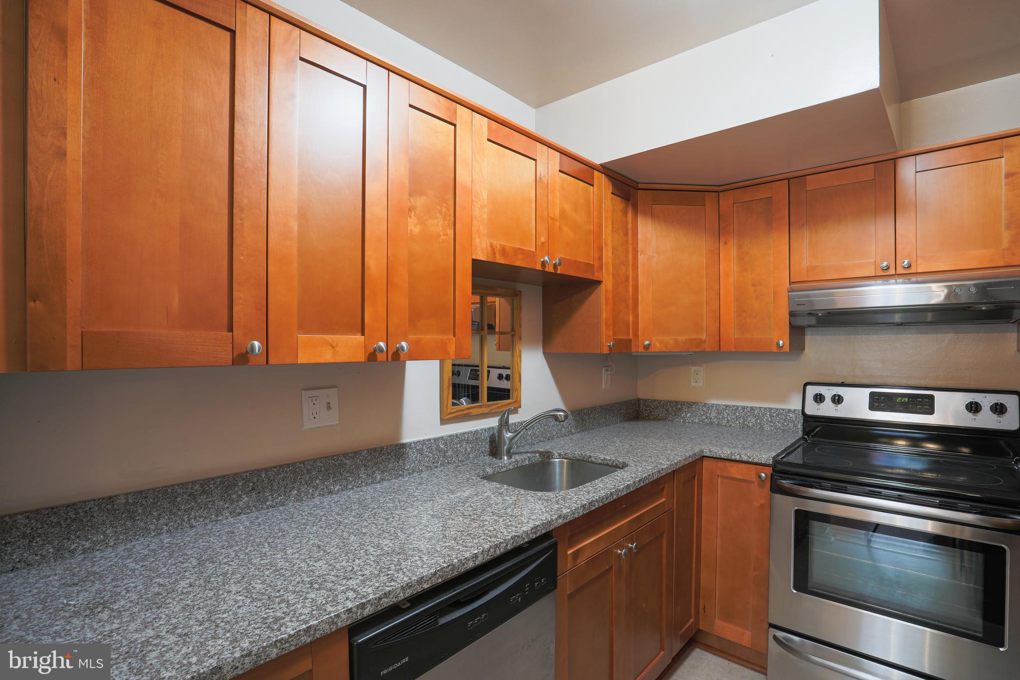 407 George Street Baltimore, MD 21201 - Photo 12 of 27 Kitchen