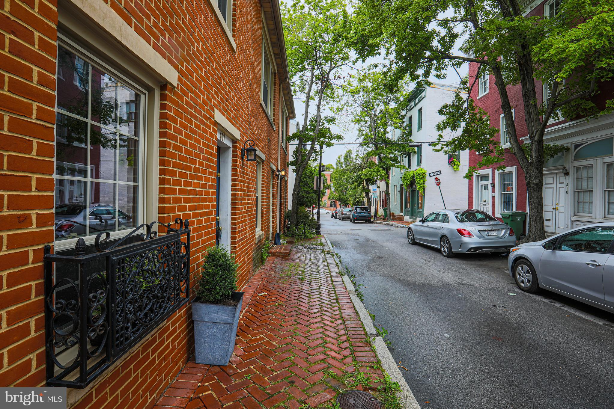 407 George Street Baltimore, MD 21201 - Photo 4 of 27 Exterior Front