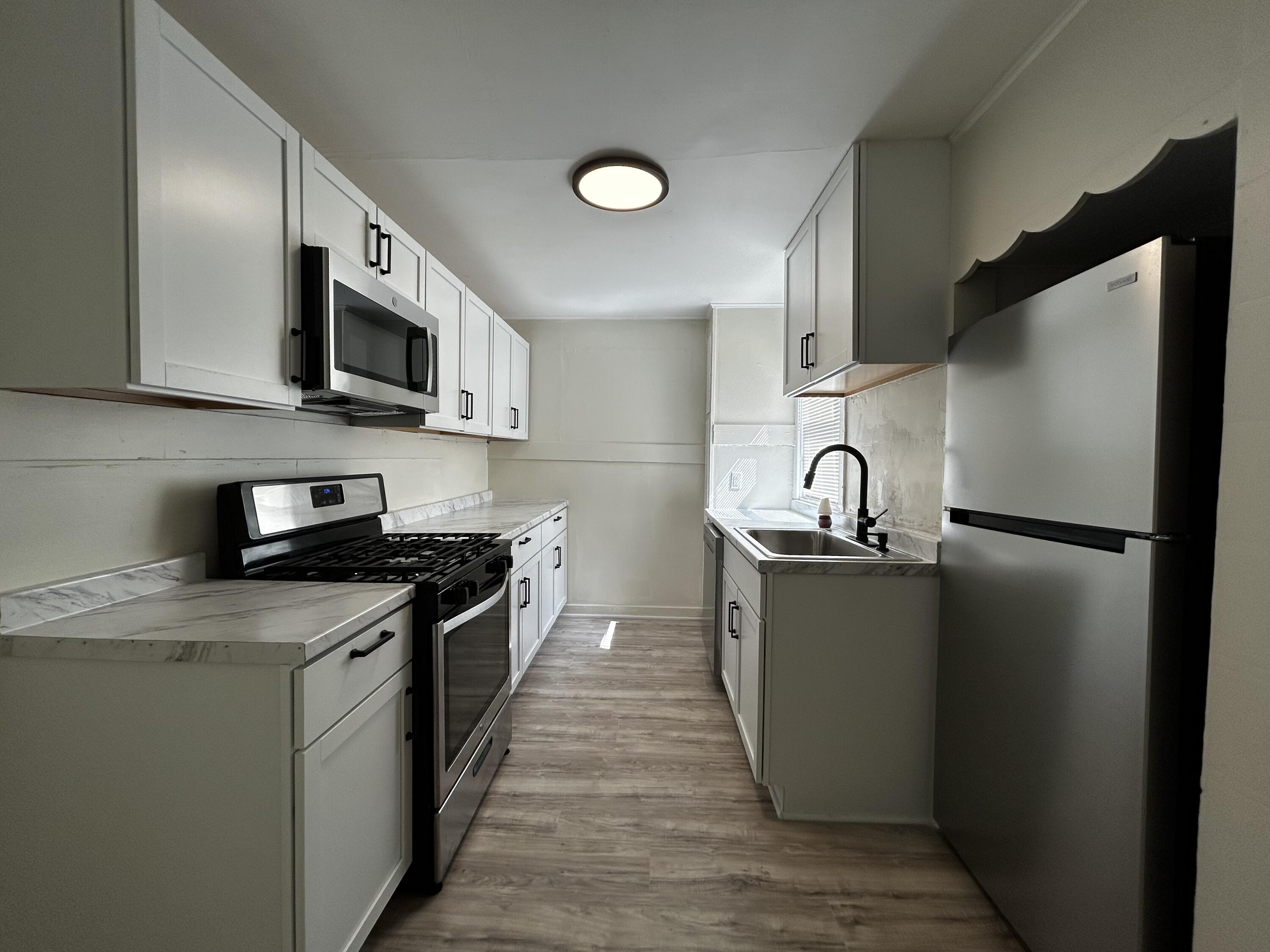 739 Villa Street Racine, WI 53403 - Photo 9 of 21 IMG_7183