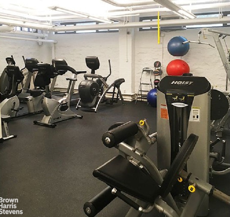 235 East 73rd Street, Unit 10B Manhattan, NY 10021 - Photo 12 of 13