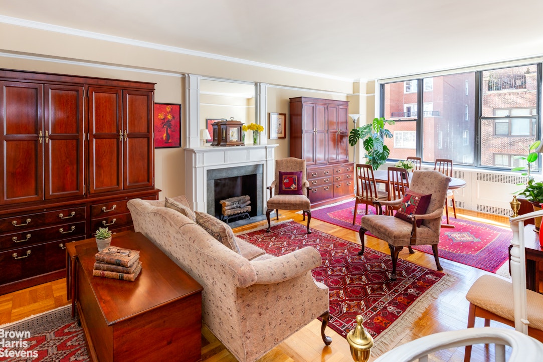 235 East 73rd Street, Unit 10B Manhattan, NY 10021 - Photo 2 of 13