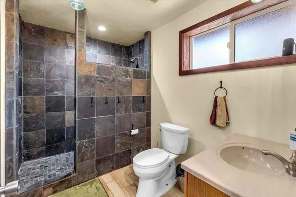 $495,000 | 181 Hanover Street, Weaverville, CA 96093