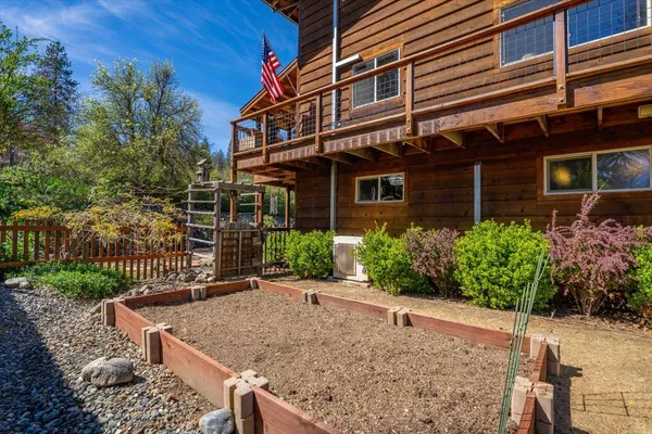 $495,000 | 181 Hanover Street, Weaverville, CA 96093