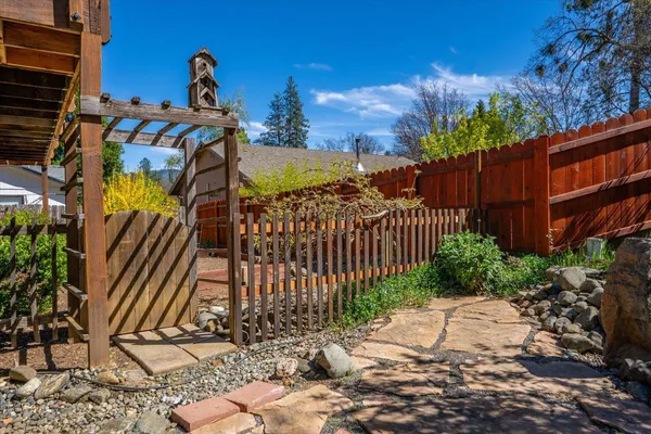 $495,000 | 181 Hanover Street, Weaverville, CA 96093