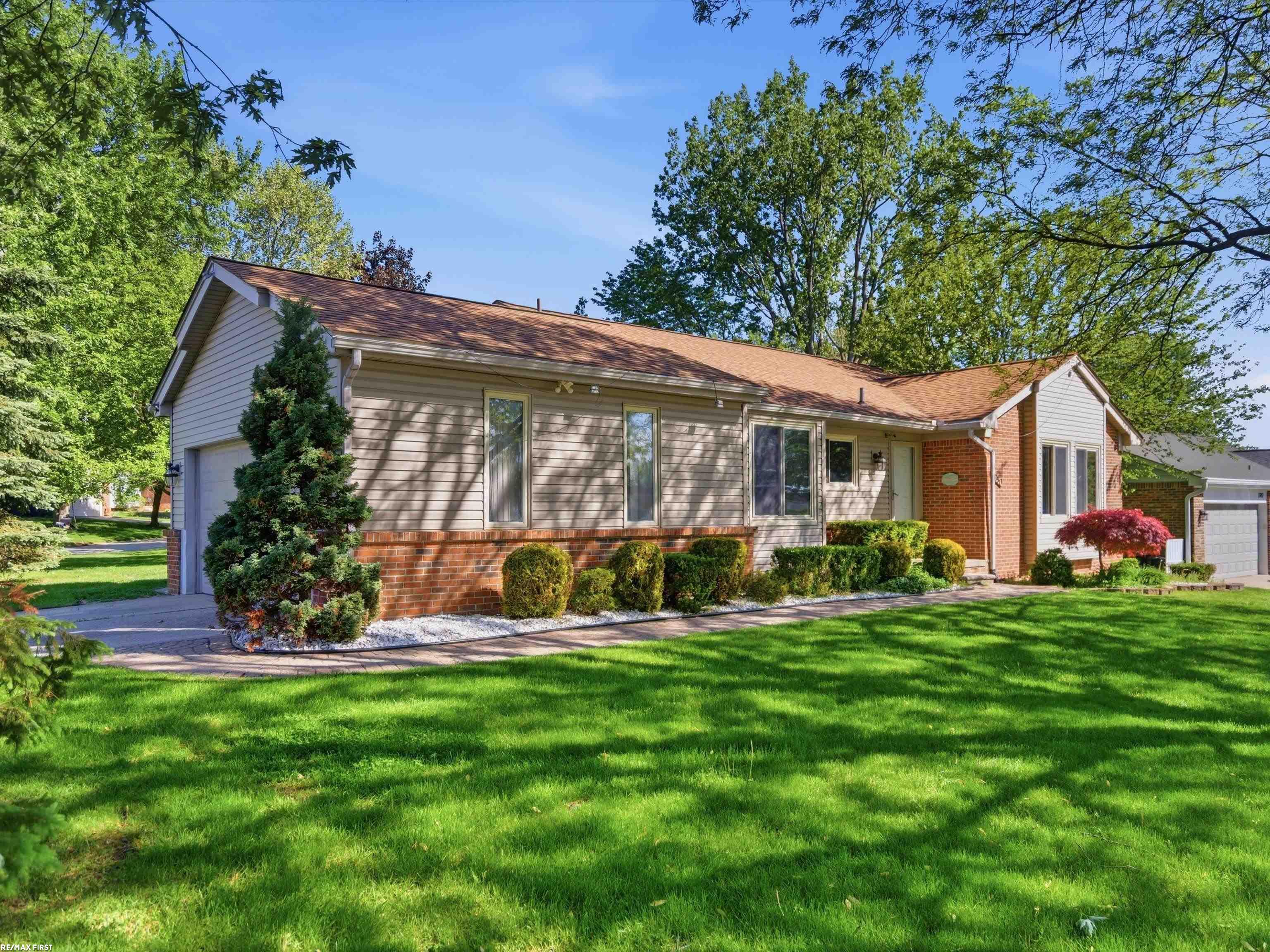 2250 Highsplint Drive Rochester Hills, MI 48307 - Photo 4 of 57 Gallery Image 4