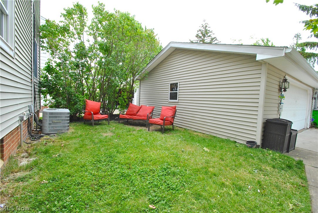 30200 Powell Road Willowick, OH 44095 - Photo 6 of 33