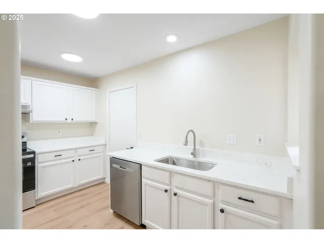 $335,000 | 108 Northeast Powderhorn Drive, Corvallis, OR 97330