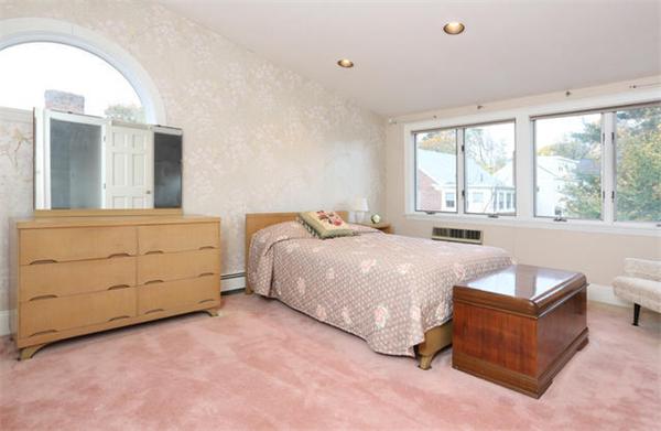 42 Benton Road Belmont, MA 02478 - Photo 5 of 6 Gallery Image 5