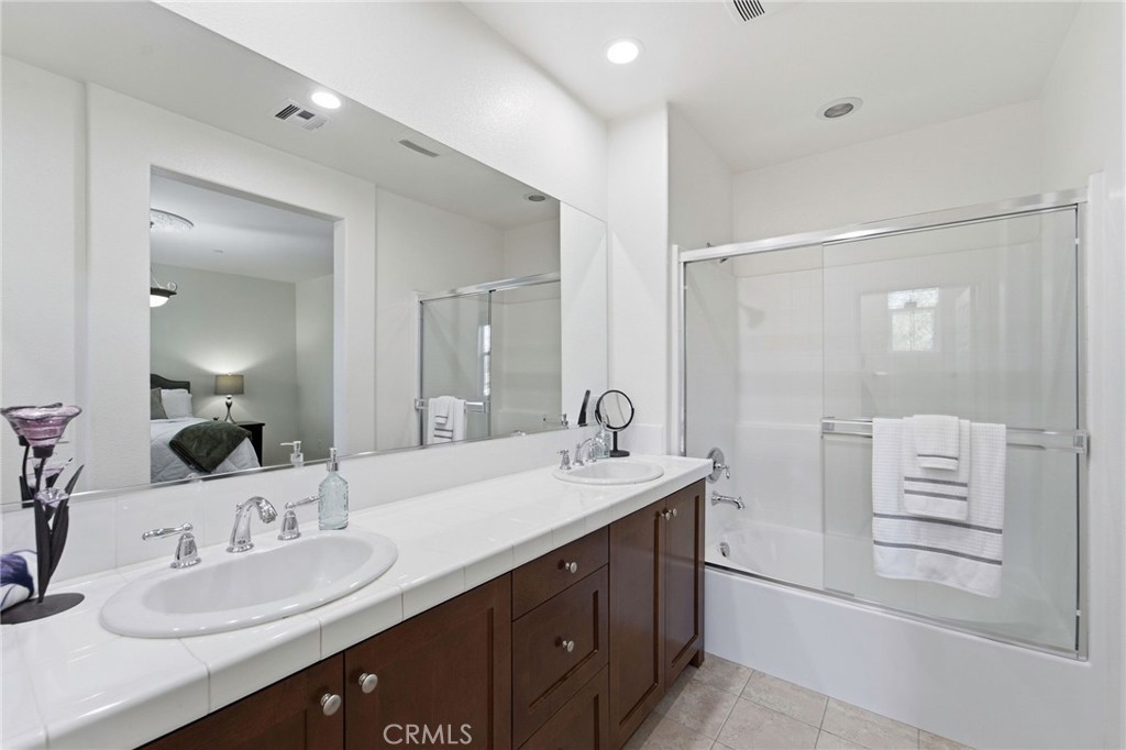 2245 Rolling River Lane, Unit 5 Simi Valley, CA 93063 - Photo 29 of 53