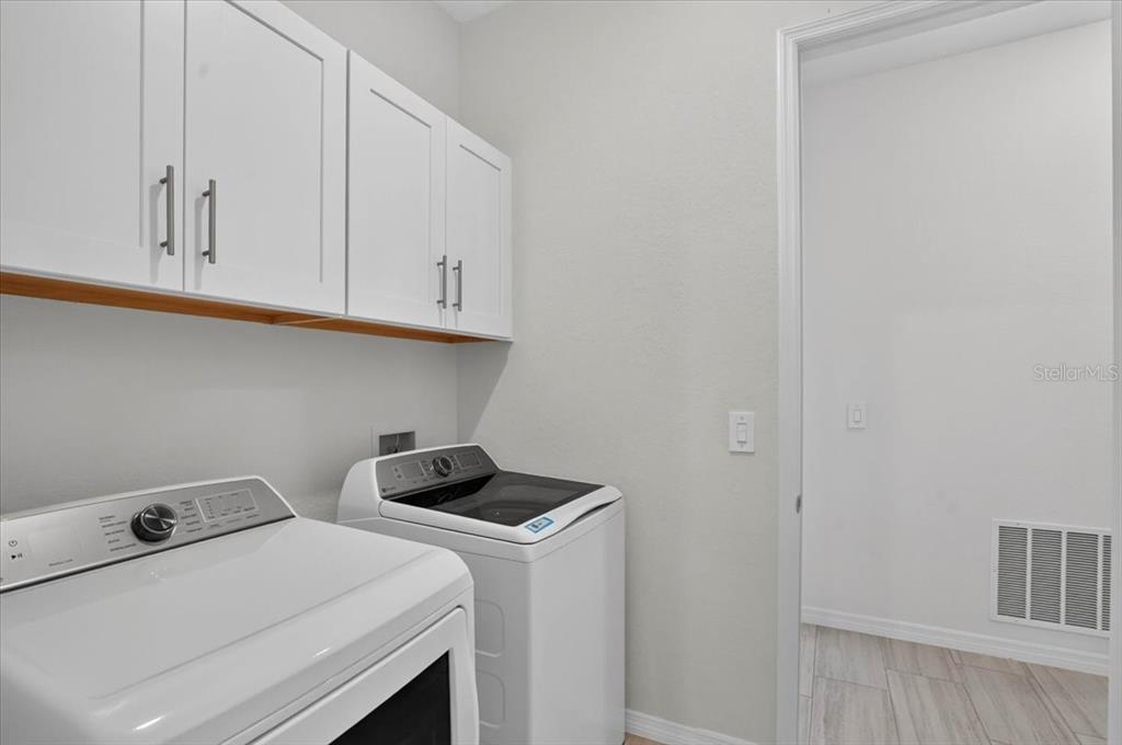 19219 Scallop Loop Lakewood Ranch, FL 34211 - Photo 13 of 27