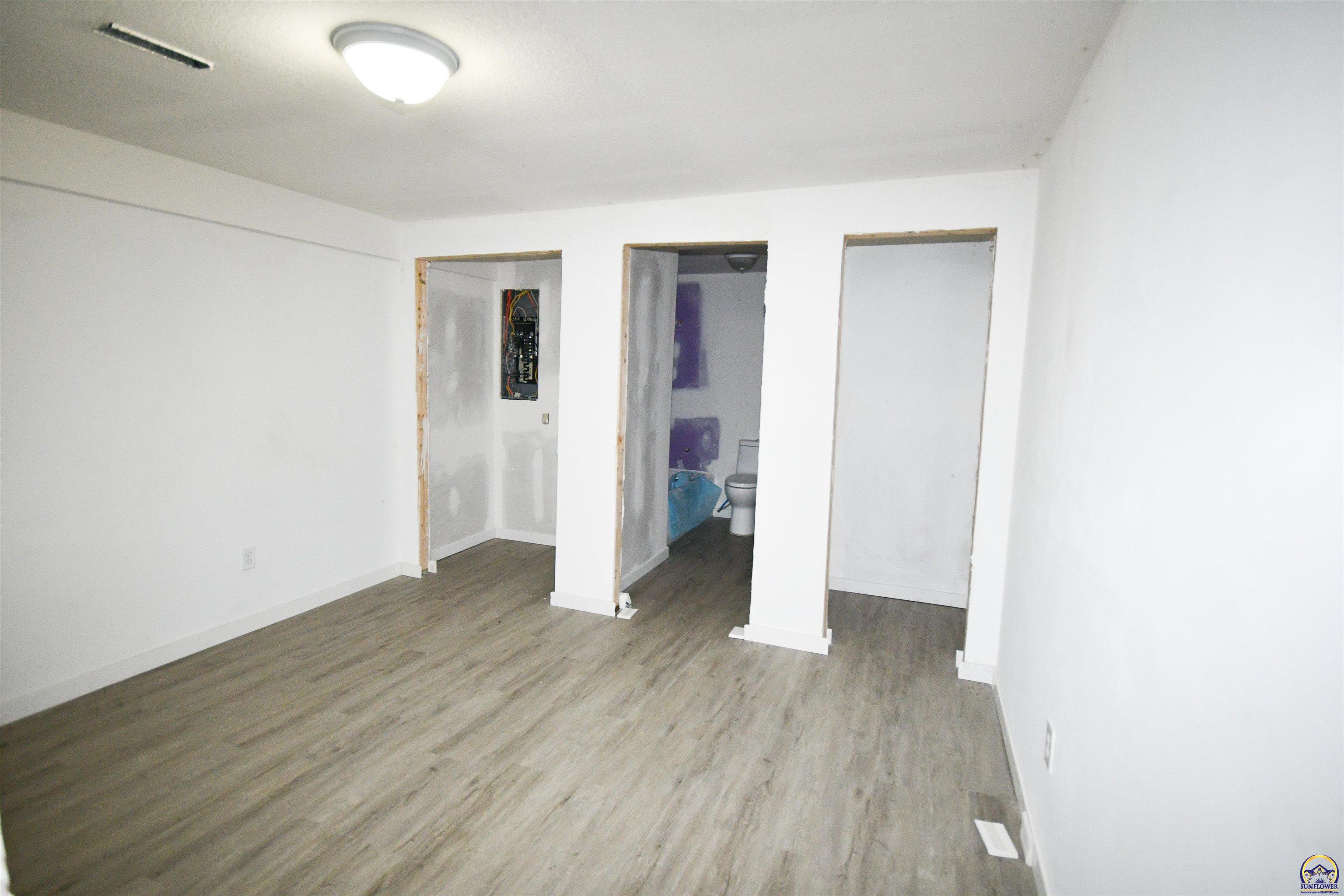 8635 Southeast Adams Street Wakarusa, KS 66546 - Photo 21 of 28