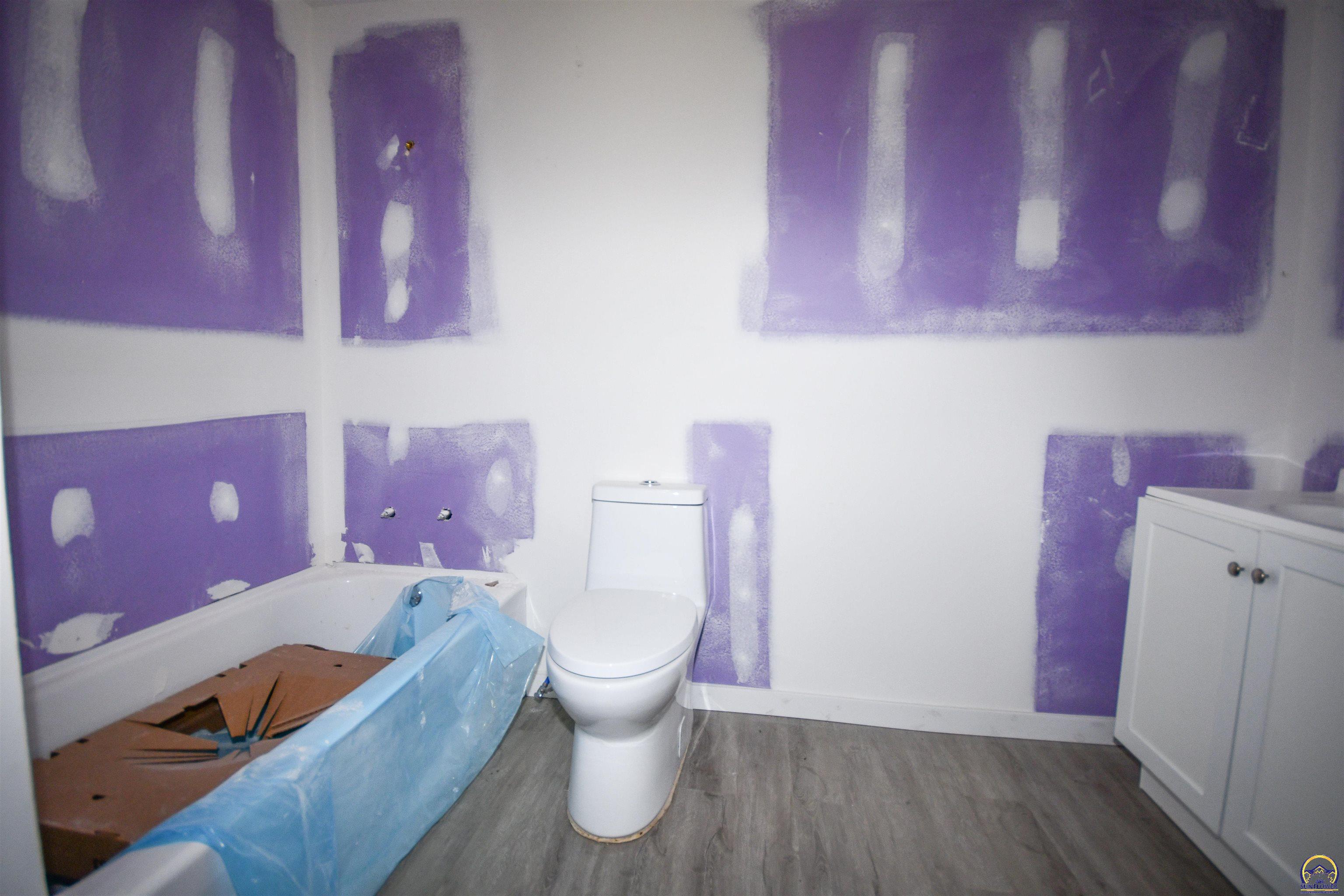 8635 Southeast Adams Street Wakarusa, KS 66546 - Photo 22 of 28