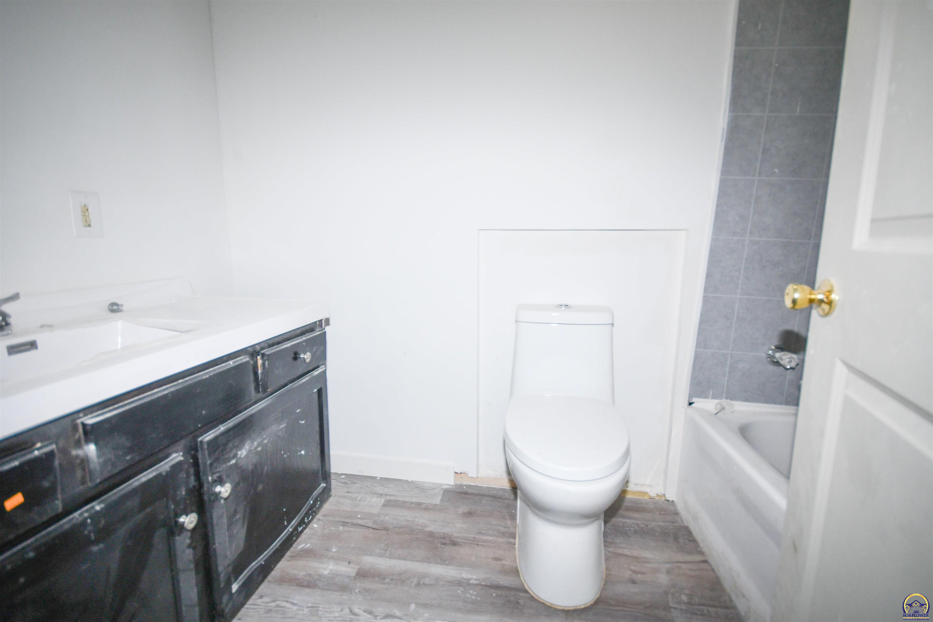 8635 Southeast Adams Street Wakarusa, KS 66546 - Photo 25 of 28