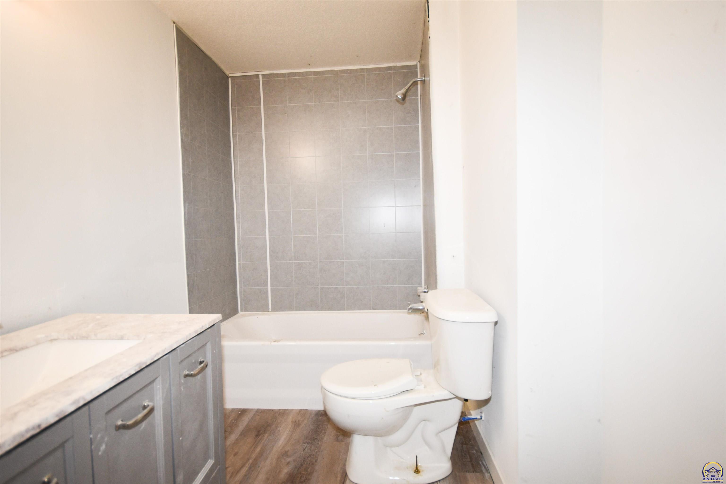 8635 Southeast Adams Street Wakarusa, KS 66546 - Photo 27 of 28