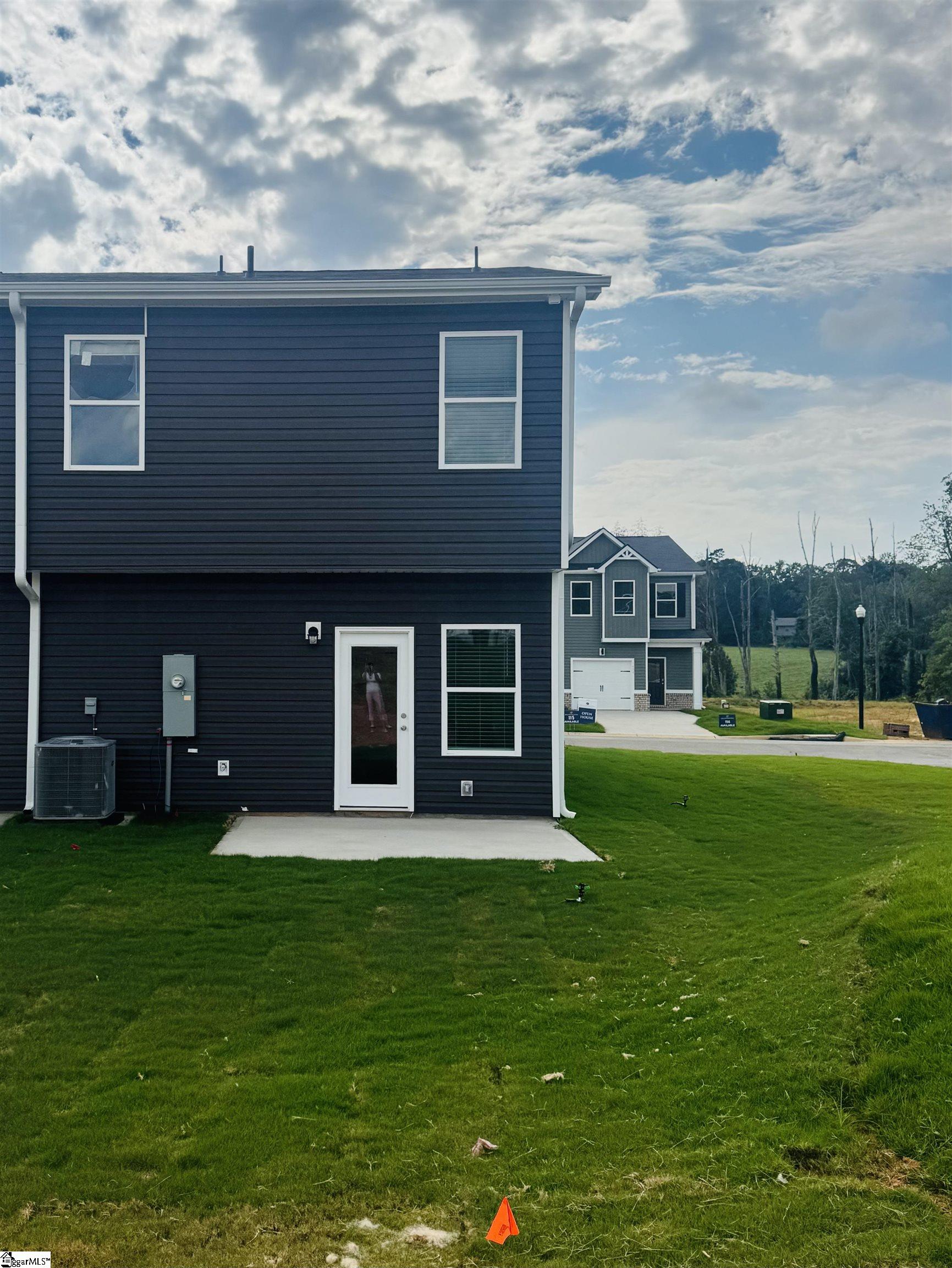 1409 Port Harbor Spartanburg, SC 29306 - Photo 3 of 21