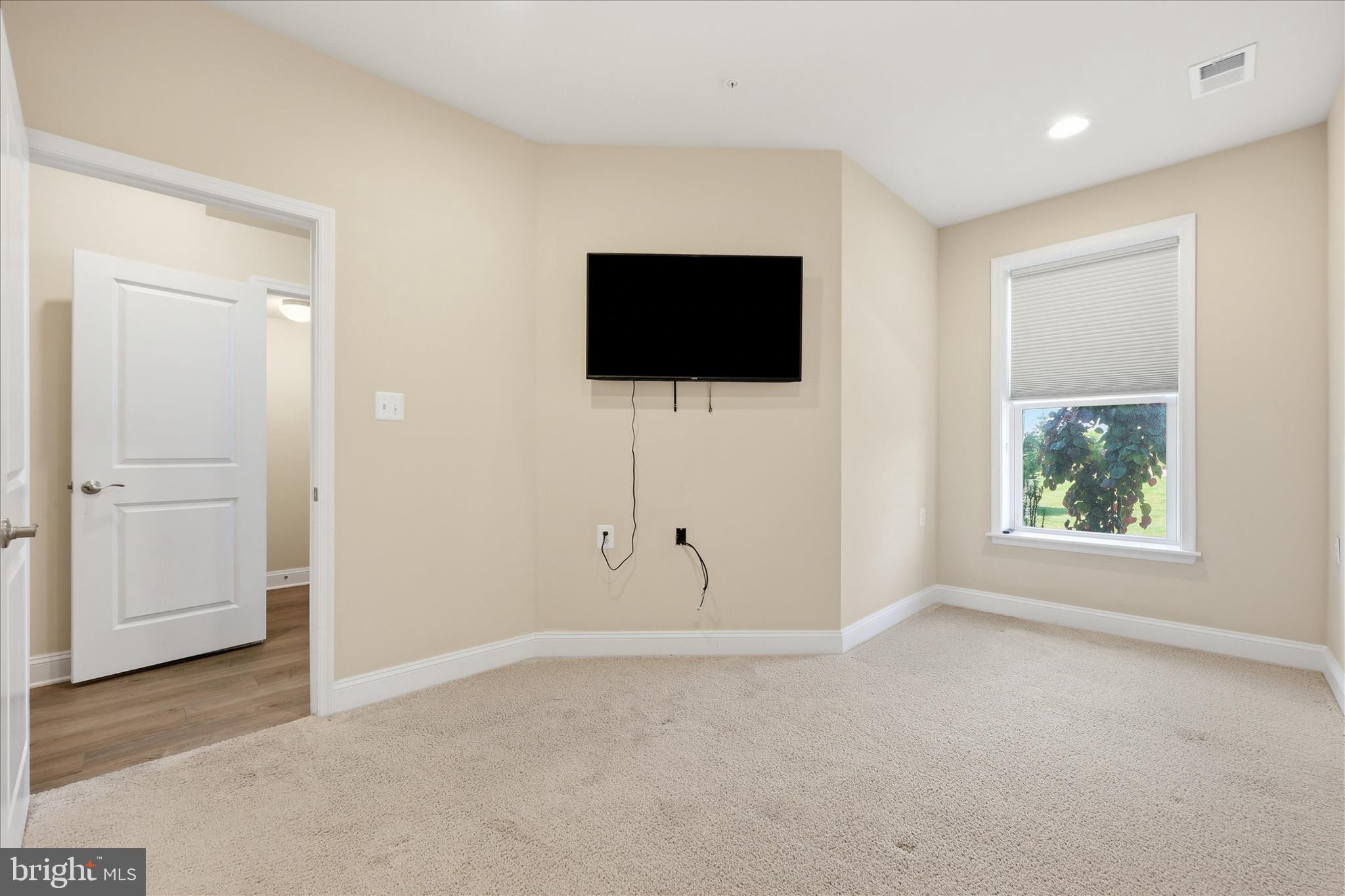 1090 Holden Road Frederick, MD 21701 - Photo 37 of 60 Family Room