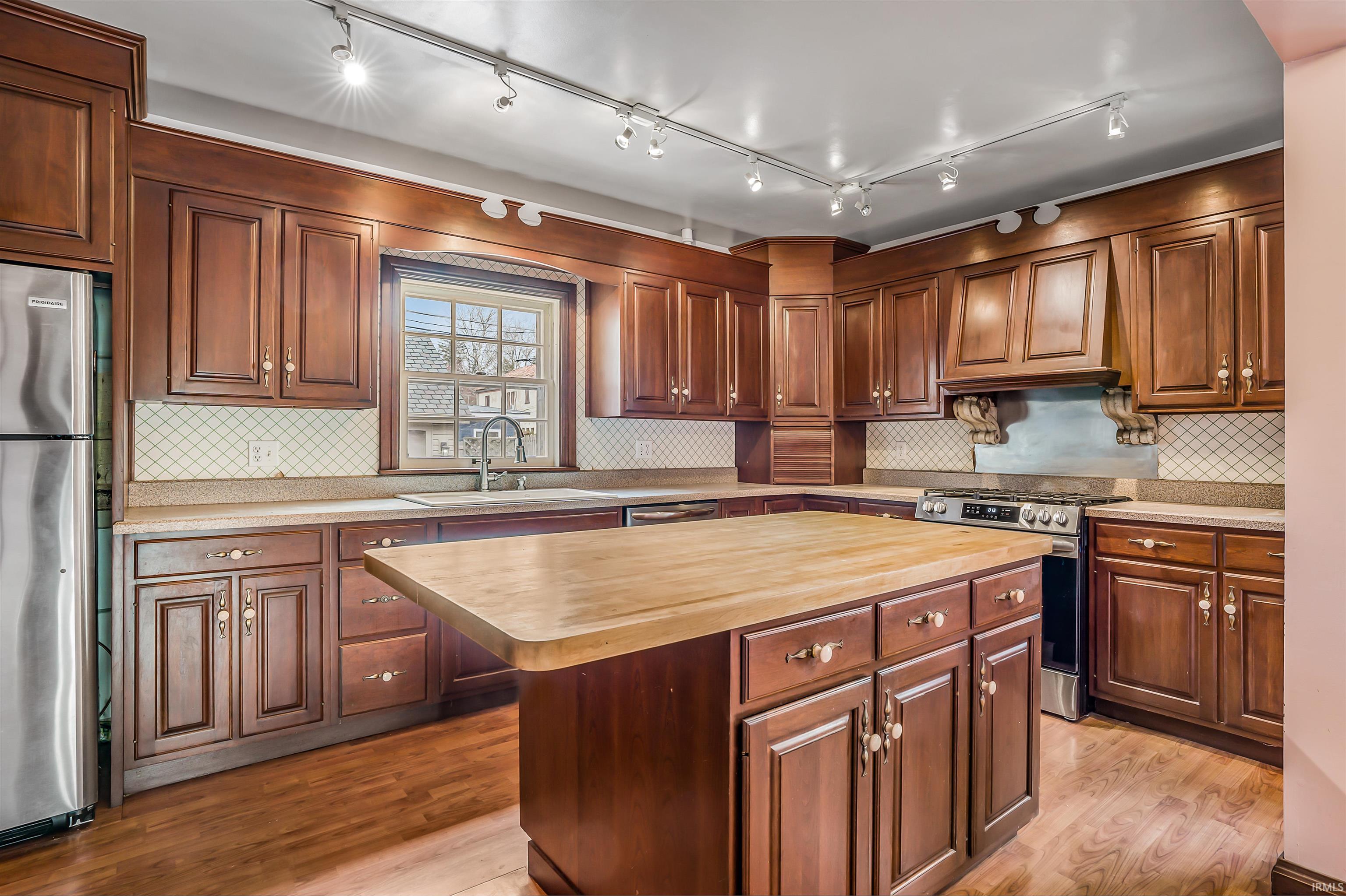 3929 Old Mill Road Fort Wayne, IN 46807 - Photo 9 of 32