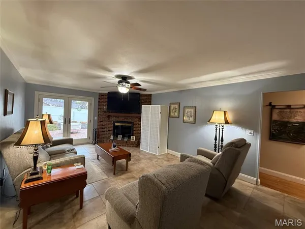 $255,000 | 2304 Fontaine Drive, Alton, IL 62002