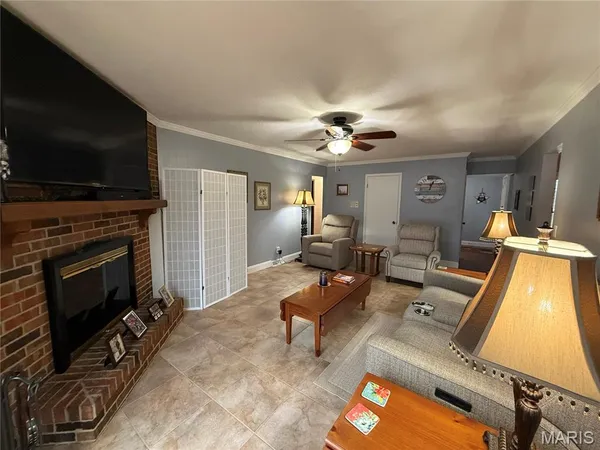$255,000 | 2304 Fontaine Drive, Alton, IL 62002