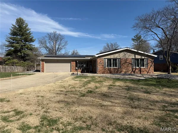 $255,000 | 2304 Fontaine Drive, Alton, IL 62002