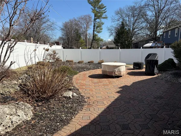 $255,000 | 2304 Fontaine Drive, Alton, IL 62002
